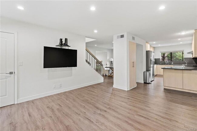 Foto del edificio - 5757 Owensmouth Ave