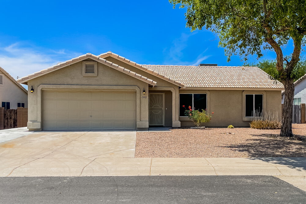 Primary Photo - 1902 S Ocotillo Dr