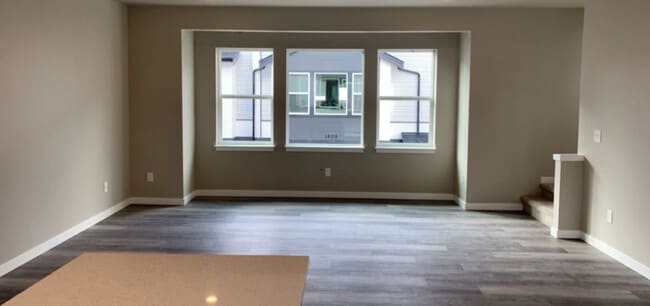 Foto del edificio - 1821 Eastgate Loop