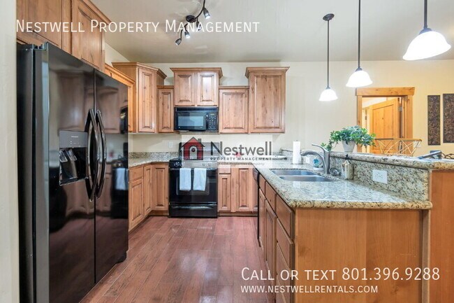 Building Photo - 5569 Oslo Ln