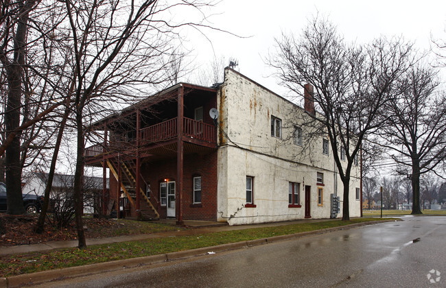 Building Photo - Goodyear Heights