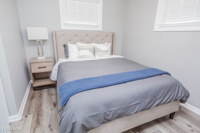 Foto del edificio - 2 br, 1 bath Apartment - 1143 Eastfield Rd