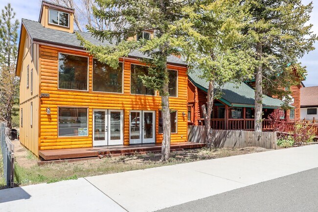 Foto del edificio - 42638 Moonridge Rd