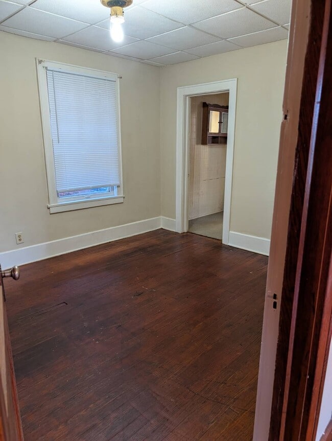 Building Photo - 539 S Arch Ave