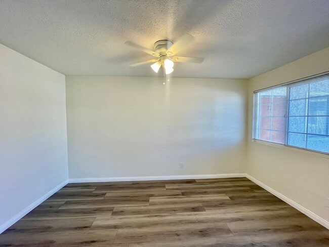Building Photo - Charming 1-Bedroom Apartment in Prime Van Nuys Location - MOVE IN READY