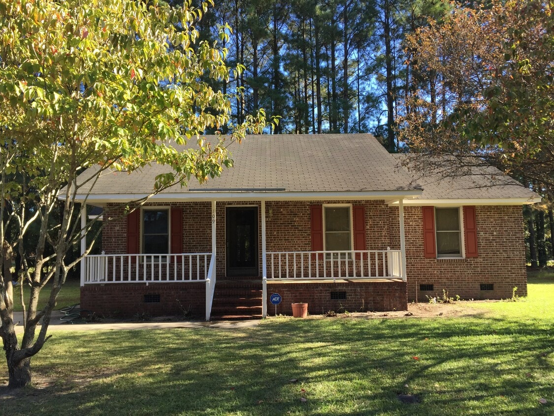 109 Dallas St, Lumberton, NC 28358 House Rental in Lumberton, NC