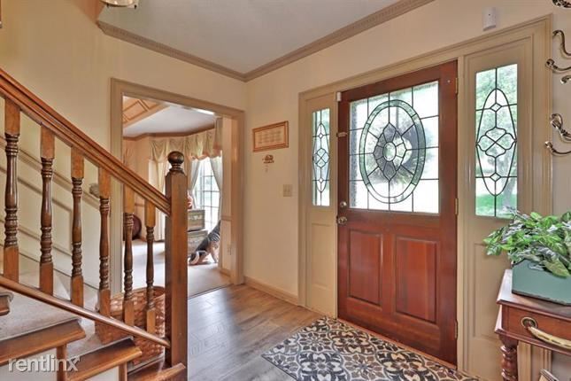 Building Photo - 5 br, 3 bath House - 832 Leonard Court
