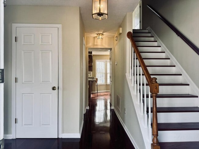 Building Photo - 3624 Manchester Dr