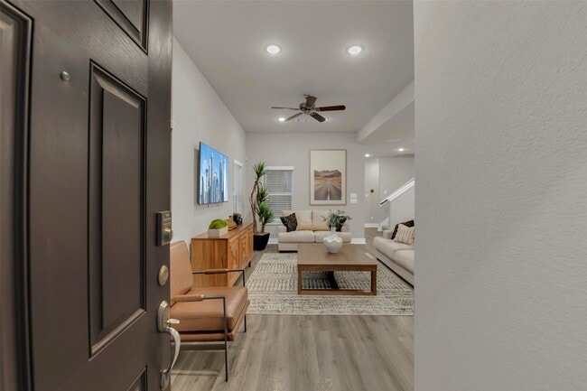 Building Photo - 21015 Bay Vlg Dr