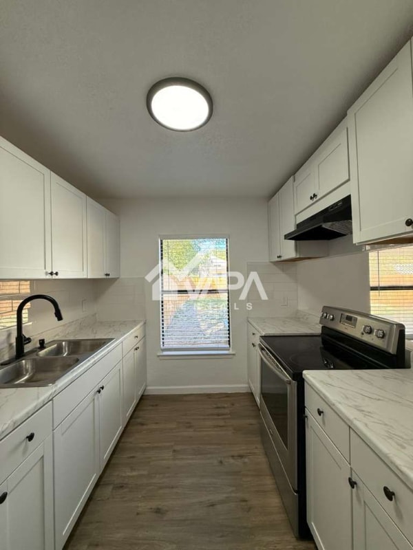 Building Photo - 9923 Birch Field Dr