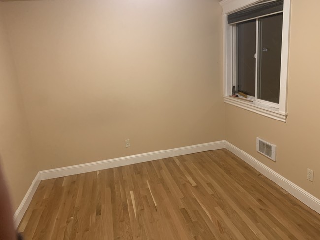 Foto del edificio - 821 209th Ave NE