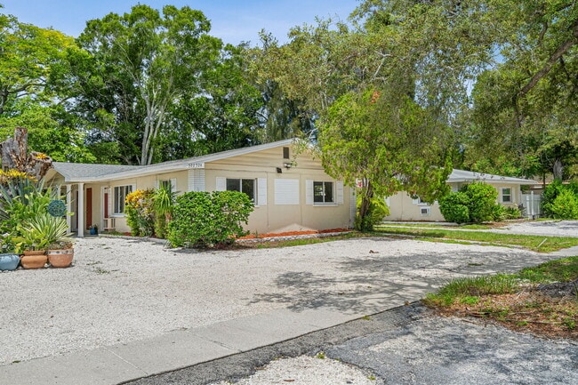 Photo - 524 Florida Ave (Clearwater, FL) Apartments