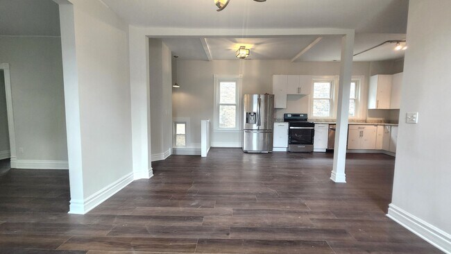 Foto del edificio - 2330 W Erie St