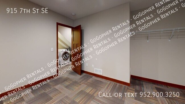Foto del edificio - Modern 5 Bedroom Duplex Close to U of M Ca...