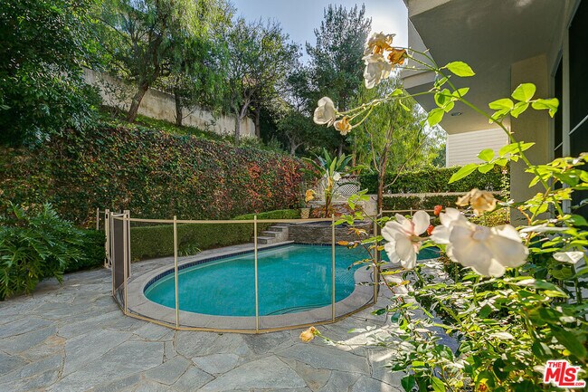 Foto del edificio - 2370 Brookshire Ln