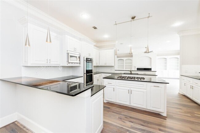 Foto del edificio - 4815 Mayfair St