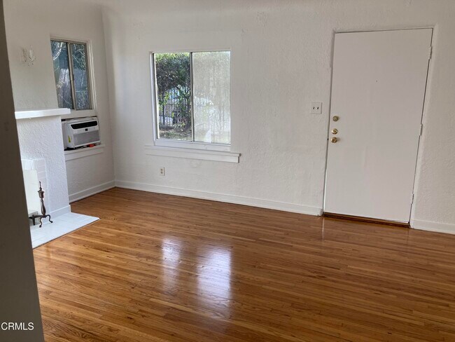 Building Photo - 2761 N Olive Ave