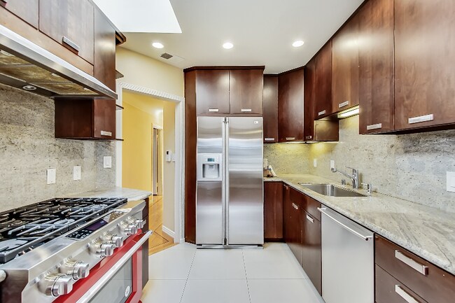 Foto del edificio - 2503 Turk Blvd