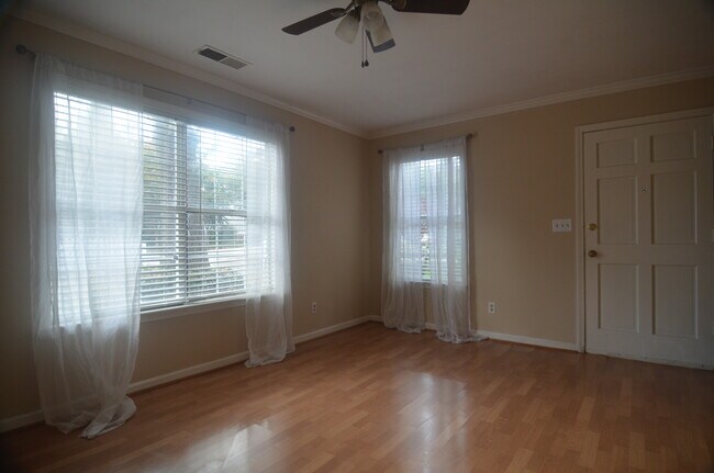 Foto del edificio - 982 Grant St SE