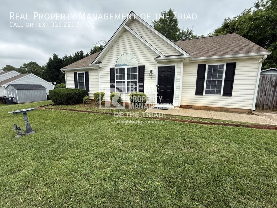 Foto principal - 8 Franklinwood Dr