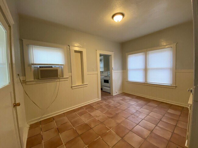 Foto del edificio - Atwater: $1600 2 bedroom single family home *