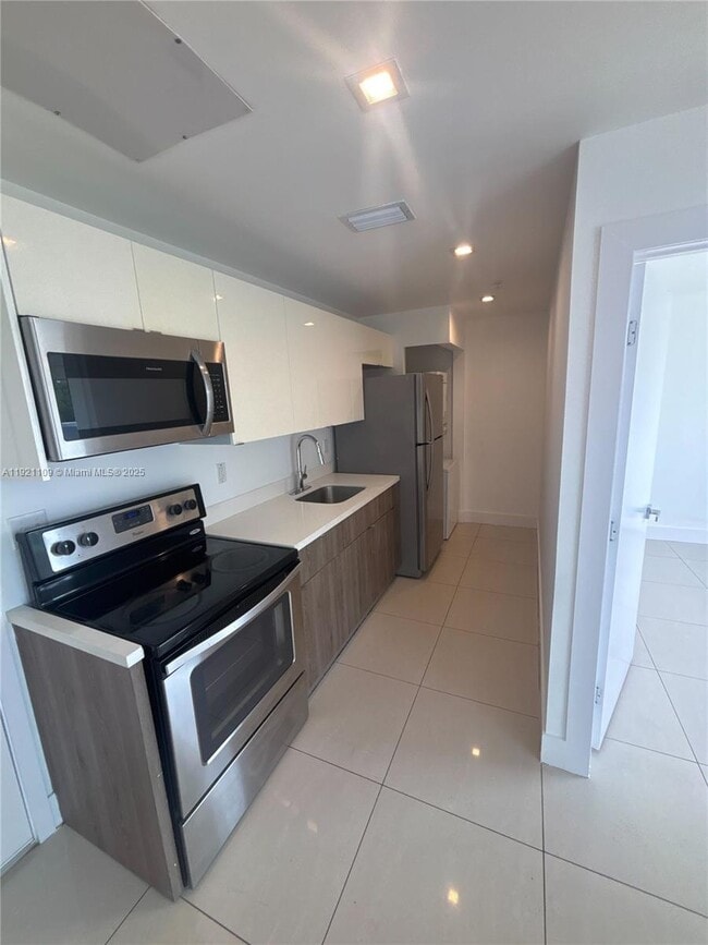 Foto del edificio - 829 SW 18th Ave