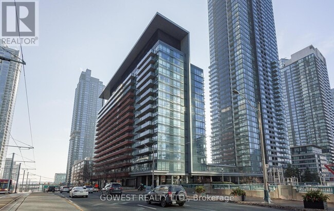 Building Photo - 1807 - 4K SPADINA AVENUE