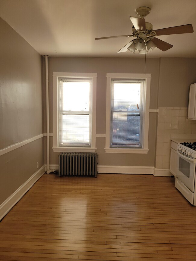 Building Photo - 3648 N Hoyne Ave