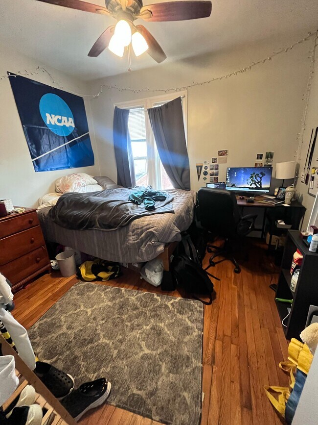 Foto del edificio - 731 Parker St