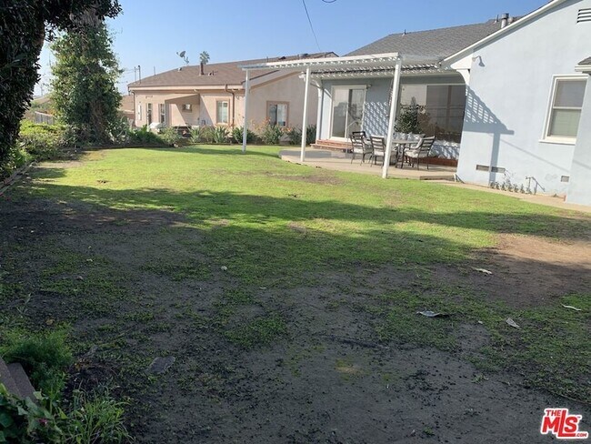 Foto del edificio - 5604 Chariton Ave