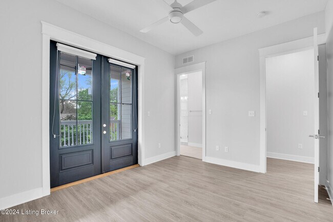 Building Photo - 1061 Highland Ave