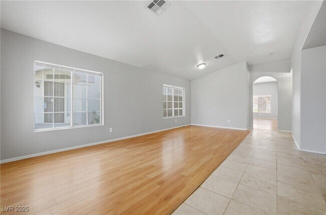 Foto del edificio - 5555 Airview Ct