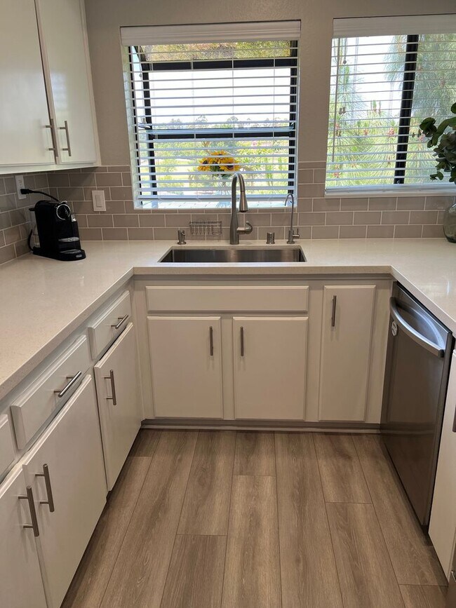 Foto del edificio - 2 Bedroom Condo in Rancho Bernardo with Golf Course Views