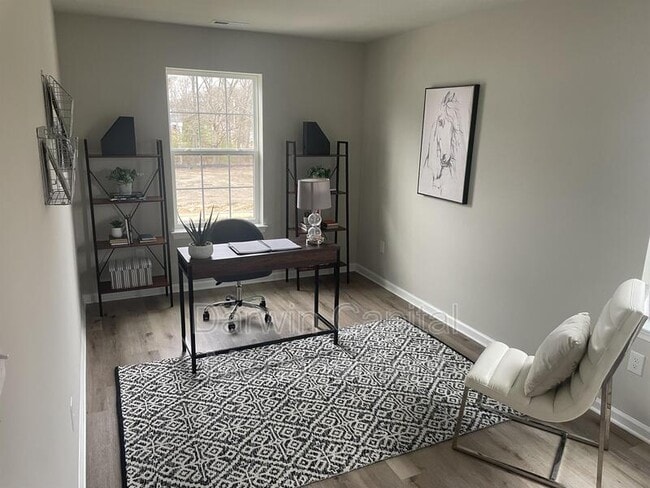 Foto del edificio - 385 N Tuckahoe Rd