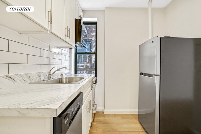 Building Photo - 532 E 82nd St