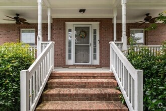 Building Photo - 1625 Lockridge Ct