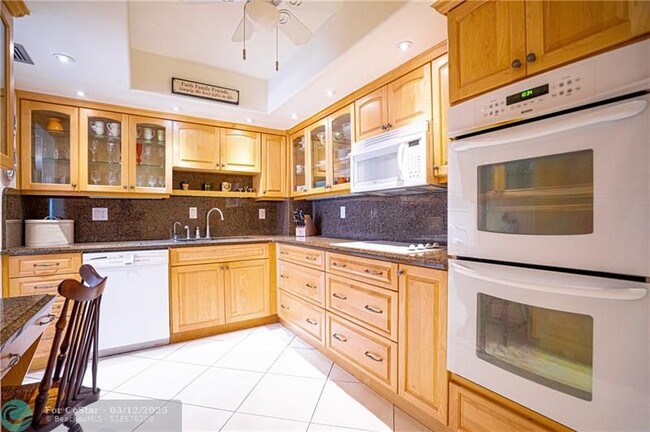 Building Photo - 3850 Galt Ocean Dr