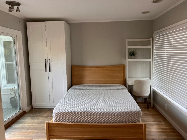 Foto del edificio - 1112 Embarcadero Rd