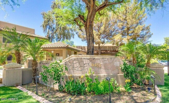 Foto del edificio - 9451 E Becker Ln
