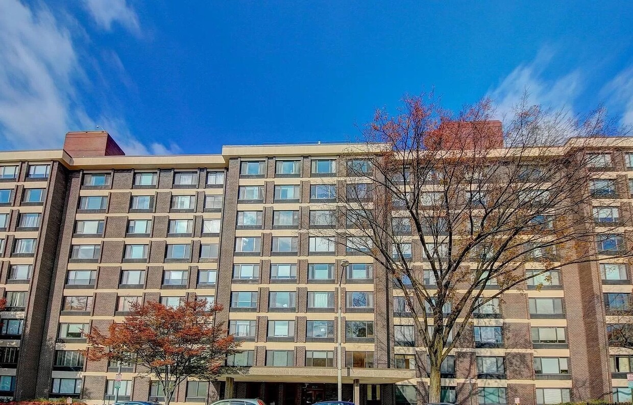 Primary Photo - 2501 Calvert St NW