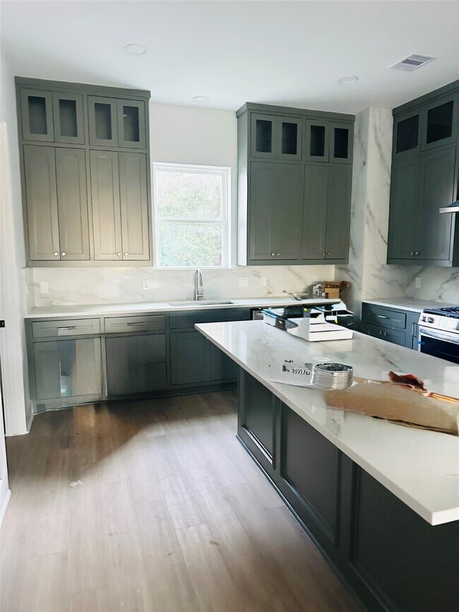 Foto del edificio - 618 E 35th St