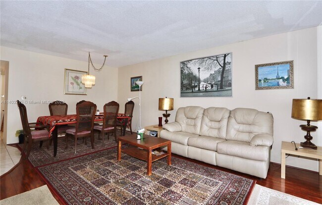 Building Photo - 3020 Marcos Dr