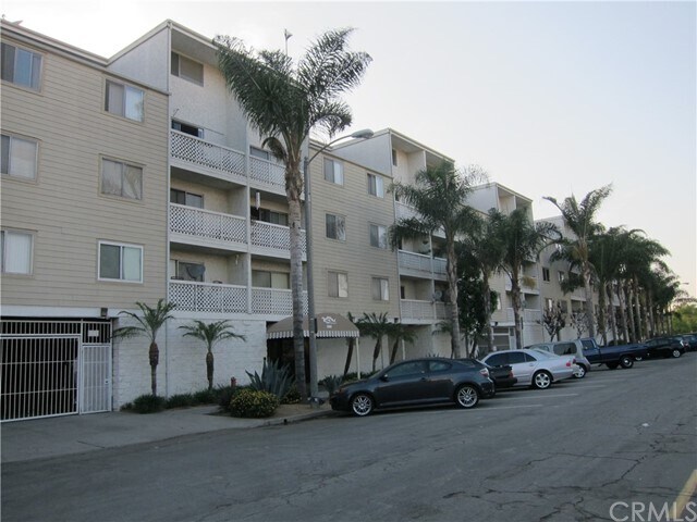 Building Photo - 3565 Linden Ave