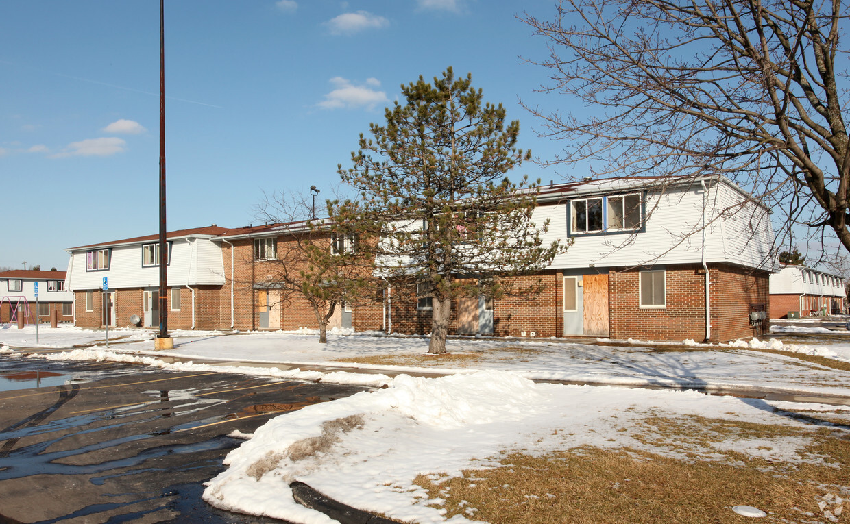 Primary Photo - River Park Apartments