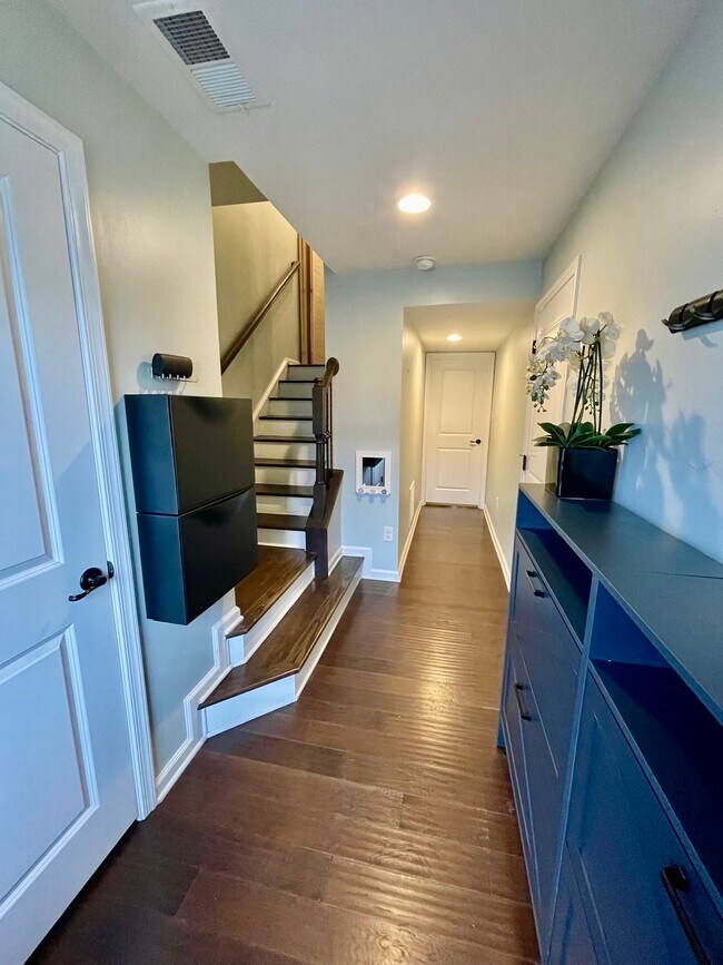 Foto del edificio - 7842 Wistar Woods Pl