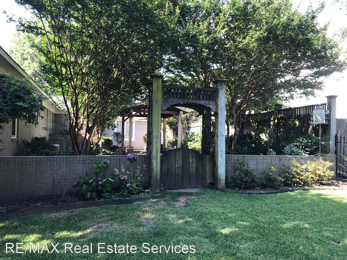 Primary Photo - 4 br, 3.5 bath House - 607 Monrovia
