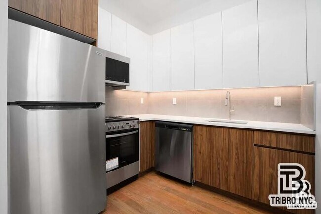 Building Photo - 0 bedroom in Brooklyn NY 11206