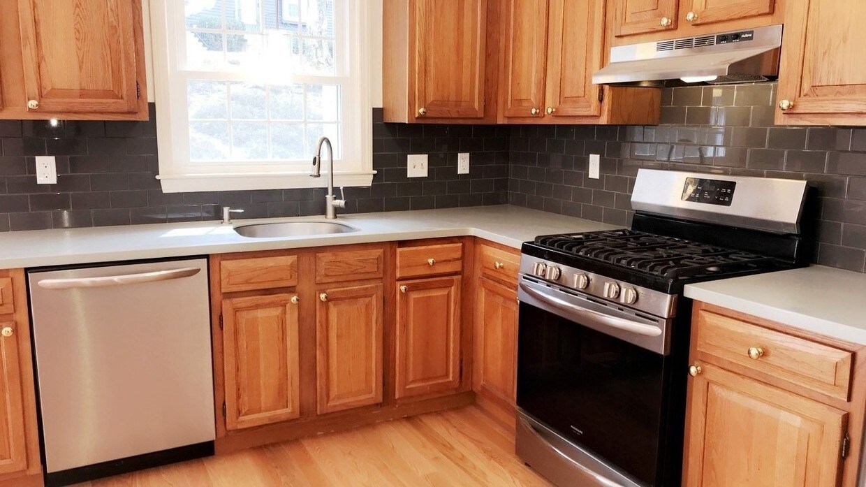 12 Apple Ridge Rd, Maynard, MA 01754 Townhome Rentals in Maynard MA