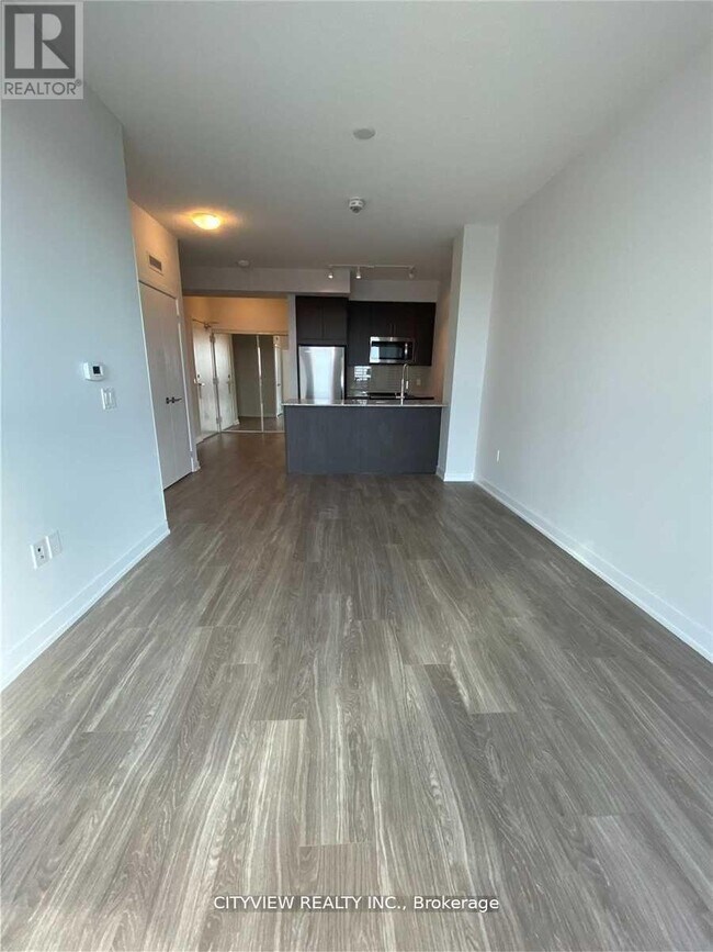 Photo du bâtiment - 4055 Parkside Village Dr