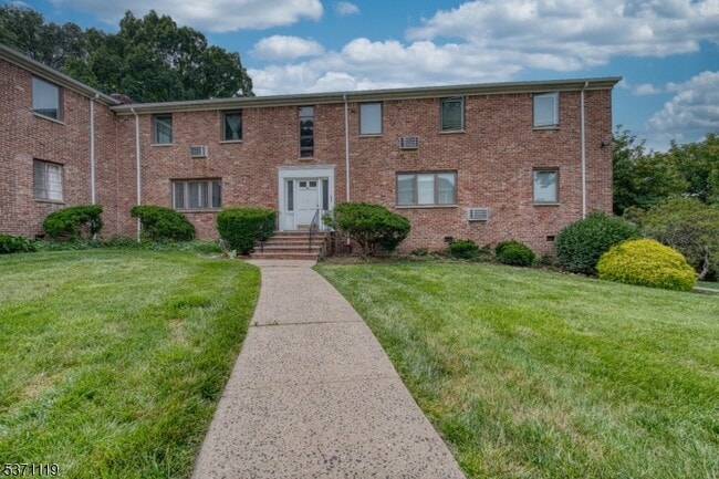 Building Photo - 14B Troy Dr